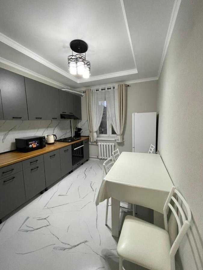 Apartment In Street Toktogula 77 Bischkek Exterior foto