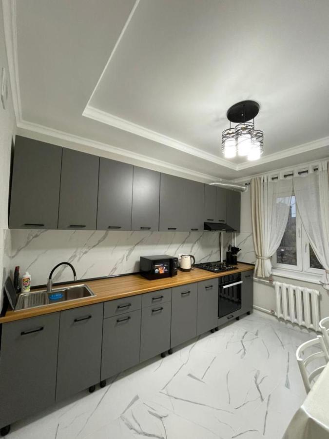 Apartment In Street Toktogula 77 Bischkek Exterior foto